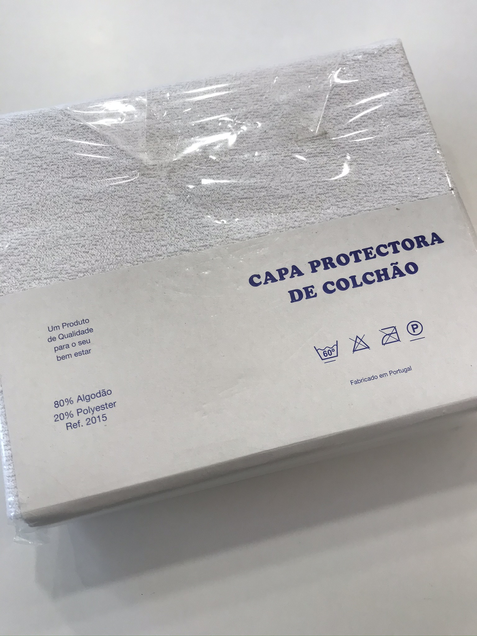 Proteção para o colchão para camas de bebé
