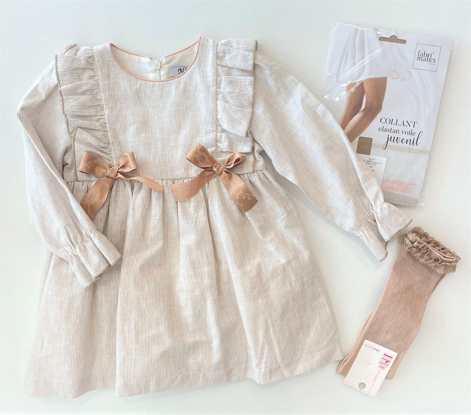 Vestido em linho com laços