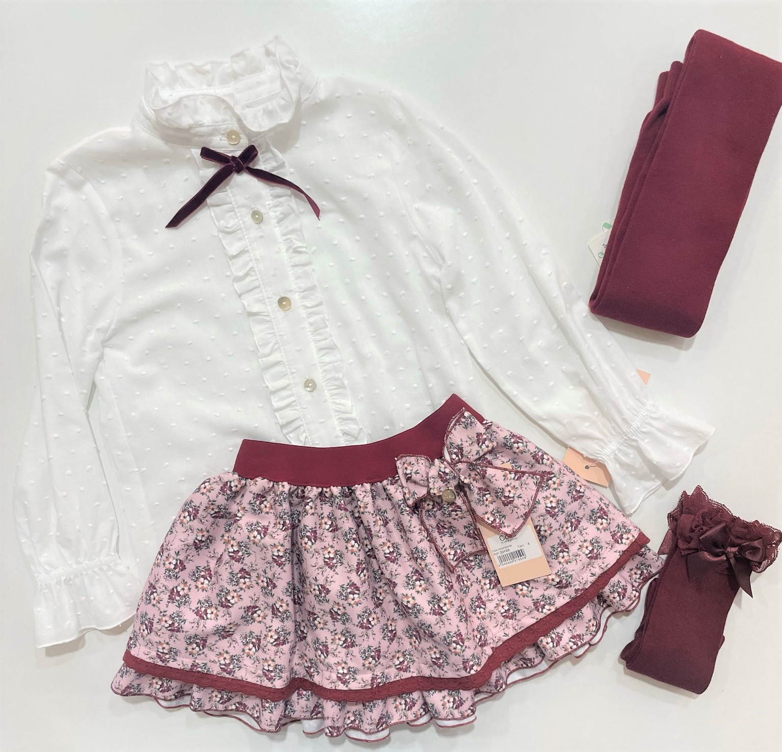 Conjunto flowers - bordo