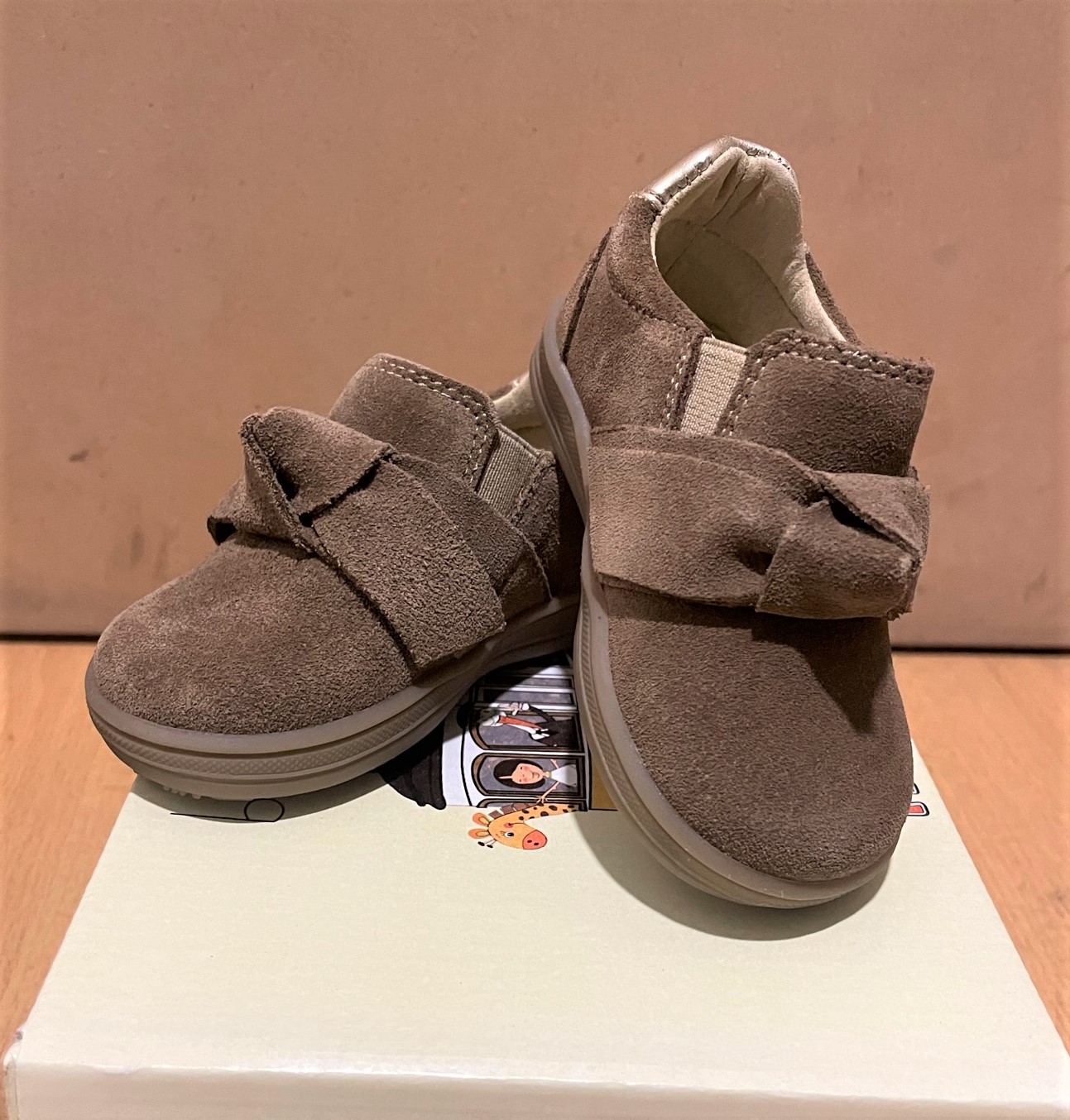 Sapato de camurça - camel