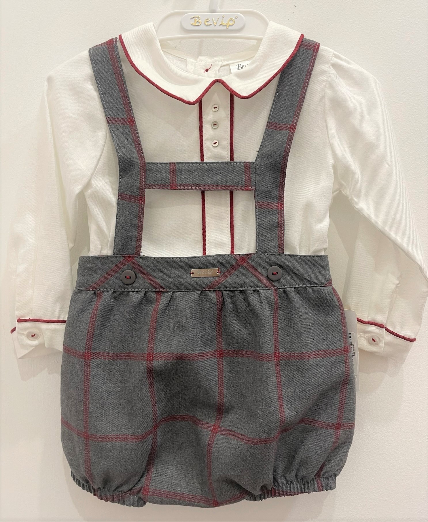 Conjunto de calção cinza e bordô