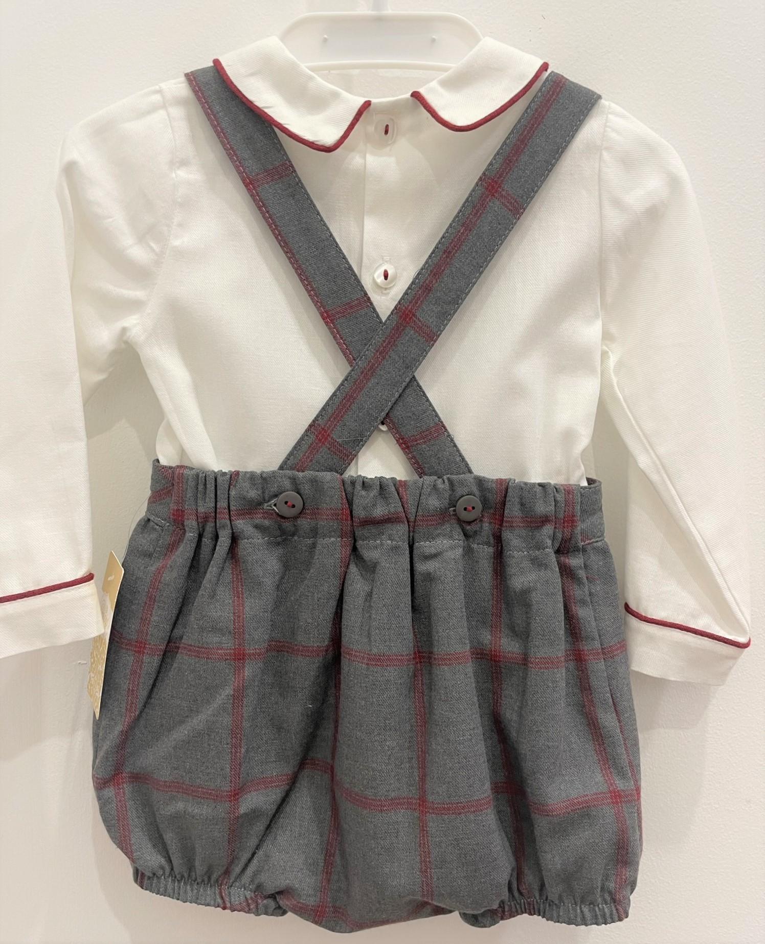 Conjunto de calção cinza e bordô