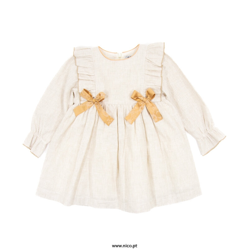 Vestido em linho com laços