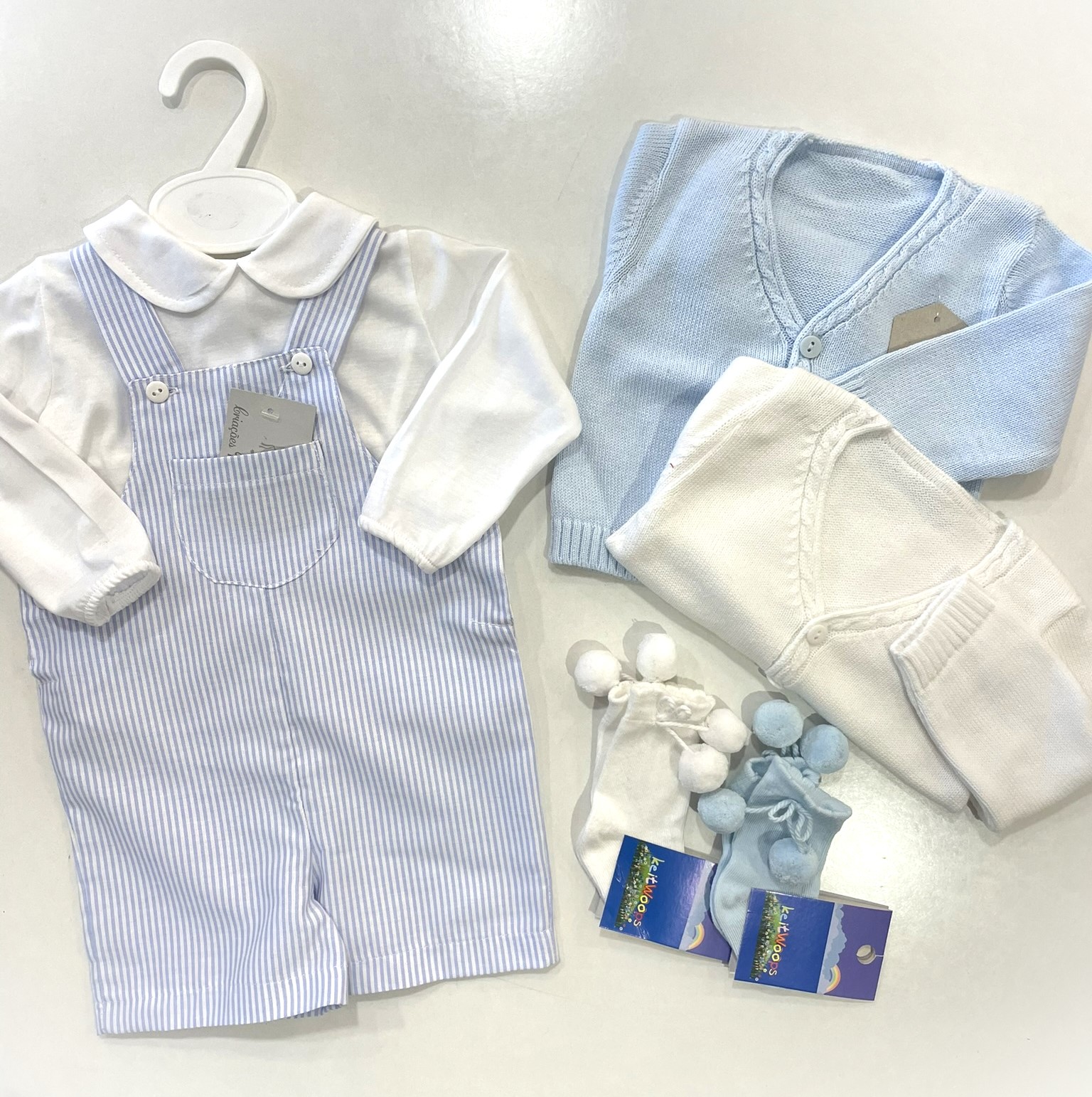 Jardineira calção com camisola- azul